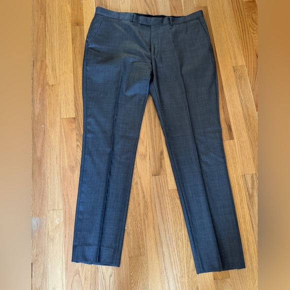 Ben Sherman medium gray lightweight suit with pants - Picture 4 of 6